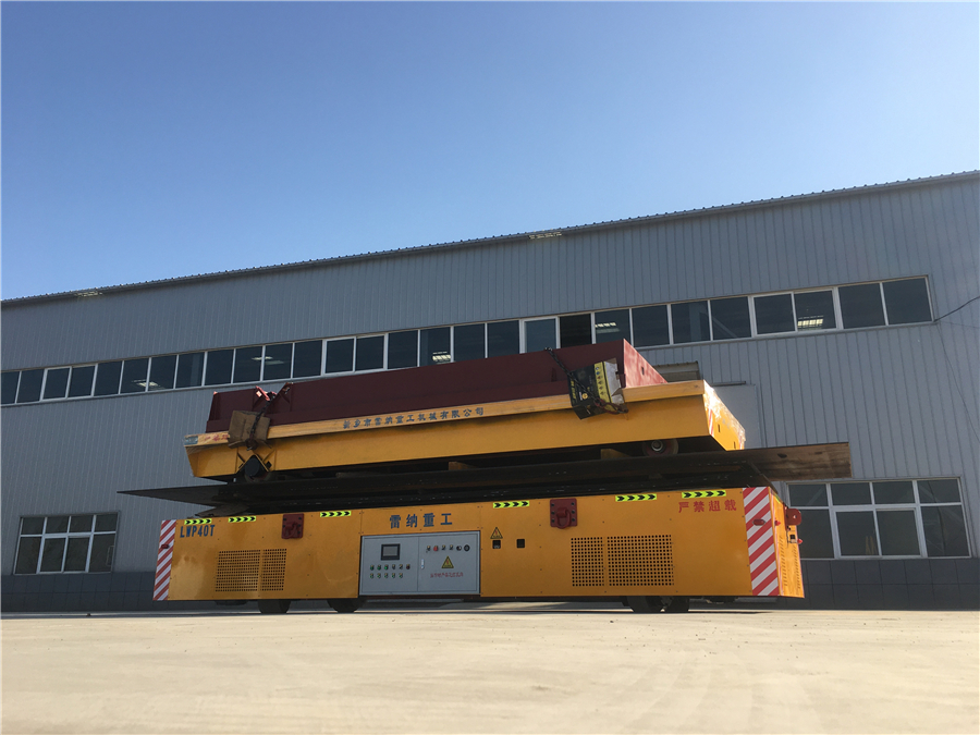 無軌膠輪運輸車 載重40噸雷達(dá)避障 推桿遙控操作